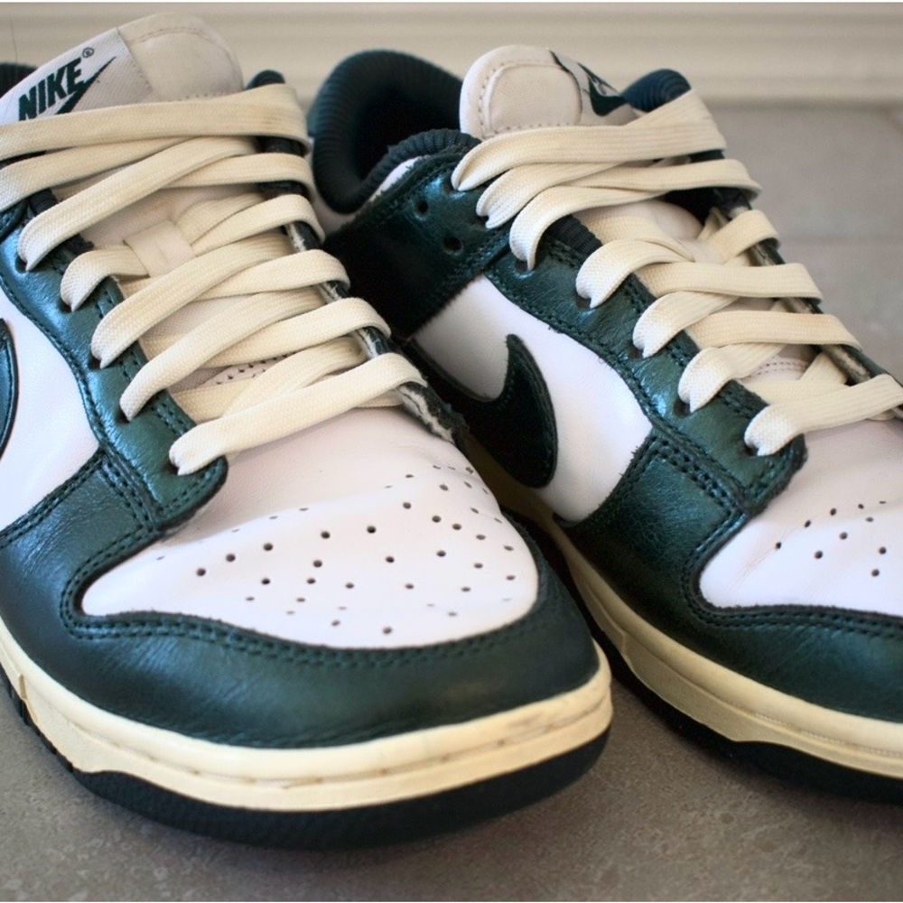 Nike Low-Top Sneakers in White and Dark Green